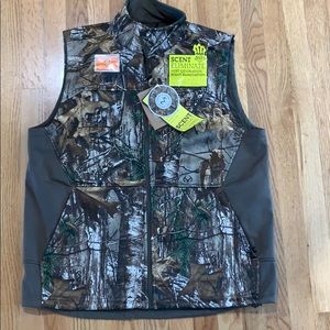 Magellan Camo Vest